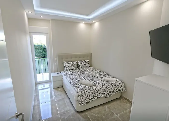 Apartment - 3br Beachfront Complex, Puerto Banus Marbella