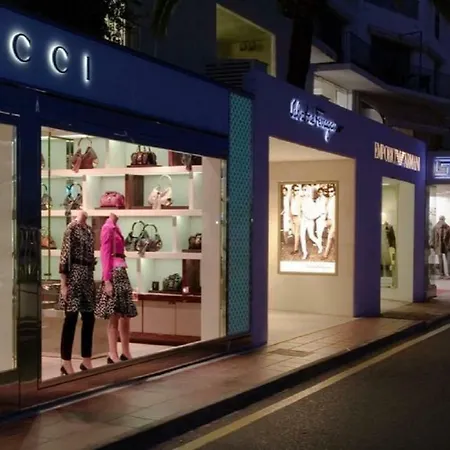 Marbella Home Rentals - 3Br Beachfront Complex, Puerto Banus 아파트