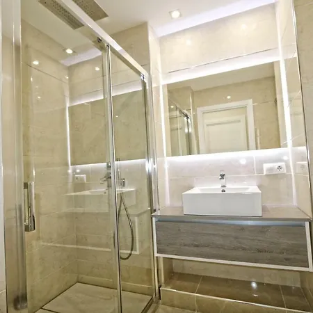 Beachfront Luxury Apartment, Puerto Banus, Apartment