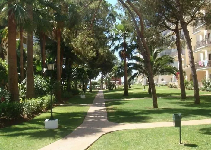 Marbella Home Rentals - 3Br Beachfront Complex, Puerto Banus Marbella