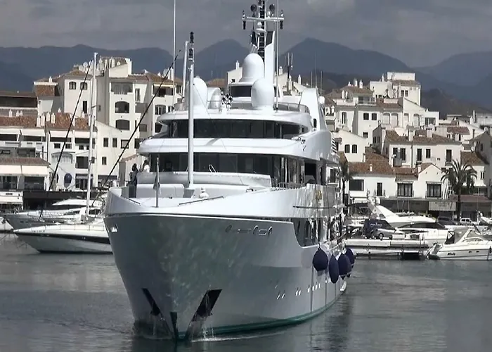 Marbella Home Rentals - 3Br Beachfront Complex, Puerto Banus Apartament Marbella