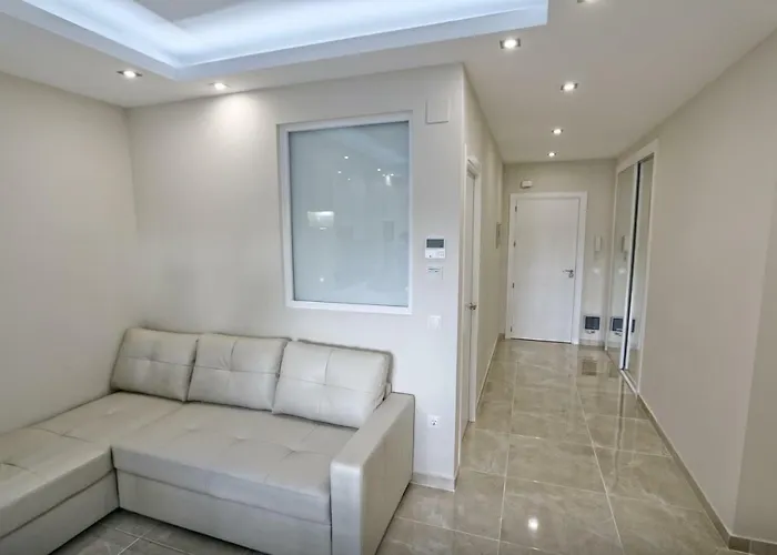 Apartament Marbella Home Rentals - 3Br Beachfront Complex, Puerto Banus *