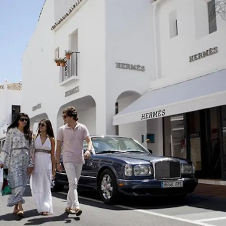 Marbella Home Rentals - 3Br Beachfront Complex, Puerto Banus Appartement Marbellac